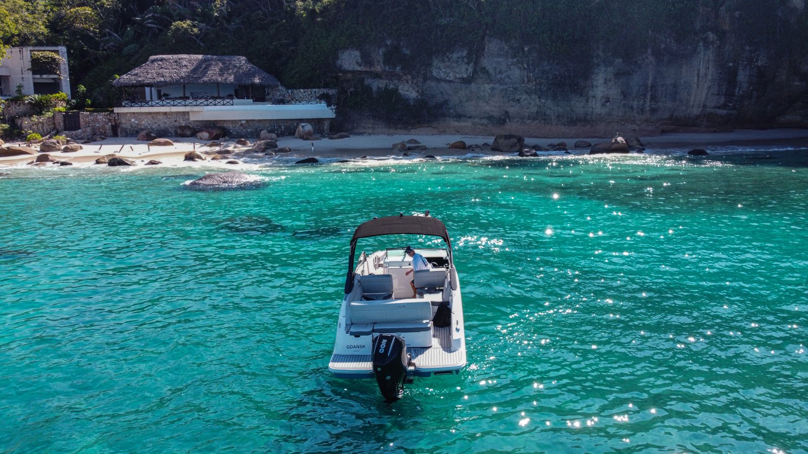 The 5 Best Beaches to Visit by Yacht in Puerto Vallarta